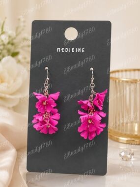🌸 Bright Pink Floral Cluster Drop Earrings – New 🌸